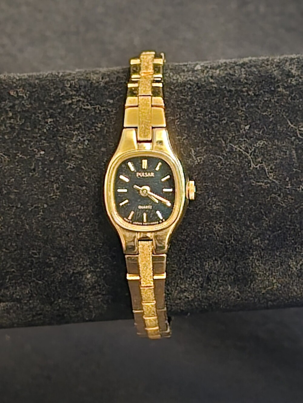 Pulsar Gold-Tone Women's Bracelet Watch with Black Dial. V811-5300